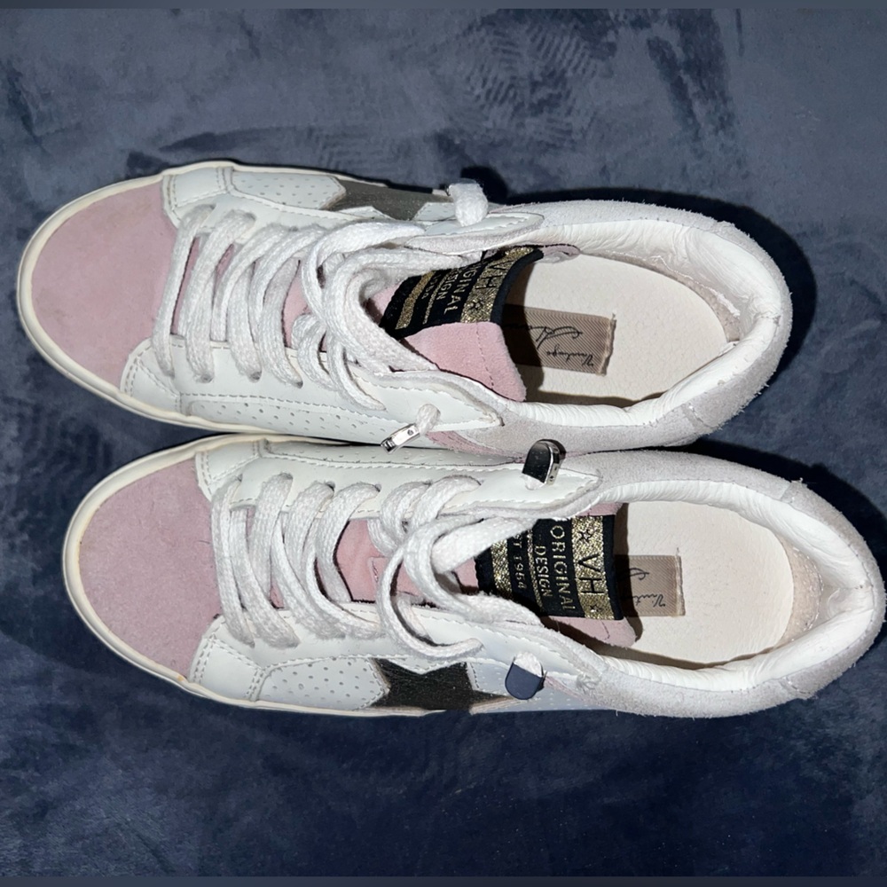 Vintage Havana White and Pink Sneakers Classic Design